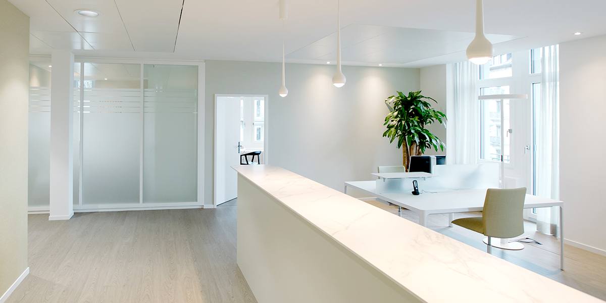 Empfangsraum Fachärztin FMH Angiologie und Innere Medizin Praxis am Römerhof